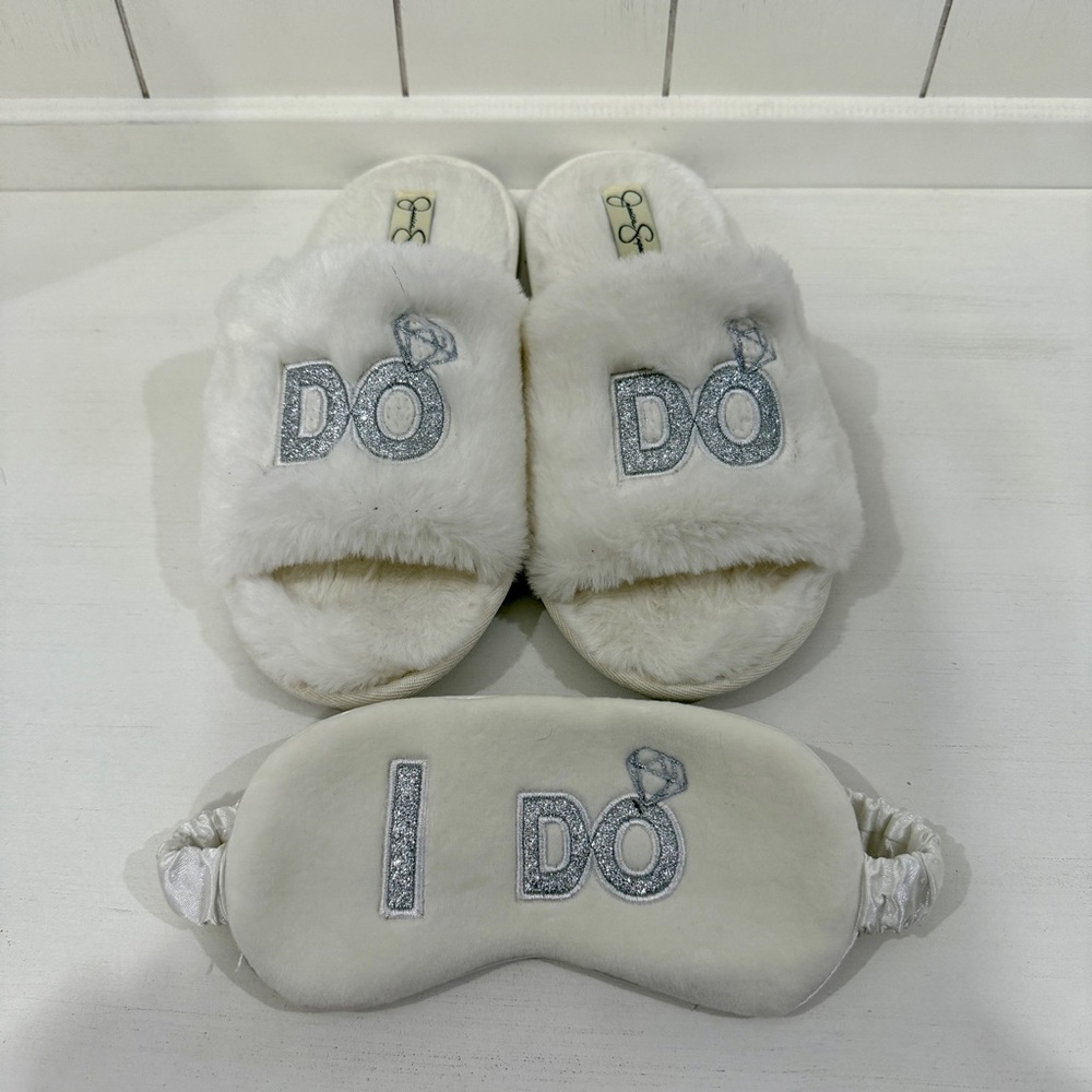 Jessica Simpson White Bridal Slippers and Eye Mask Set